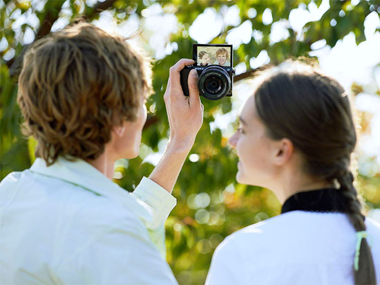 秀恩愛還是吃狗糧？七夕適合送這幾款相機