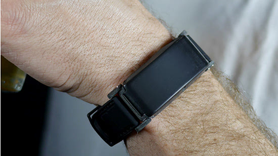 戒酒好難？這款特別的智能手環(huán)能幫你