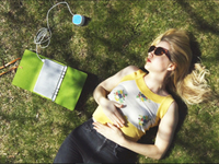 黑科技！這個(gè)記事本居然能隨時(shí)為你的手機(jī)充電