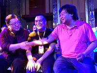 YunOS劍指年銷量1億，錘子老羅站臺好事近？