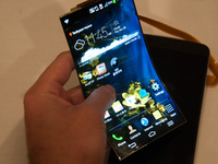 三星移動總裁：造消費級折疊手機不現實