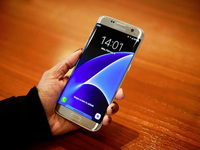 三星發狠 以后S系列將只有曲面屏版