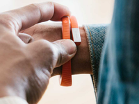 Jawbone低價(jià)賣身？可穿戴設(shè)備真沒(méi)那么火了