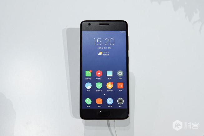 有“錘味”的小屏旗艦，聯想ZUK Z2上手圖賞