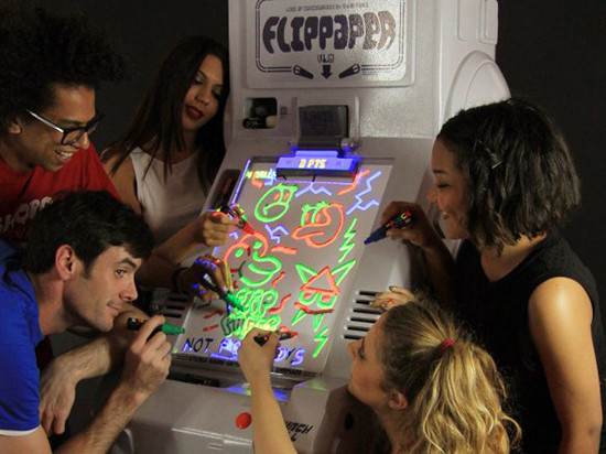 老物新玩！這是一款可以DIY版面的彈球機(jī)