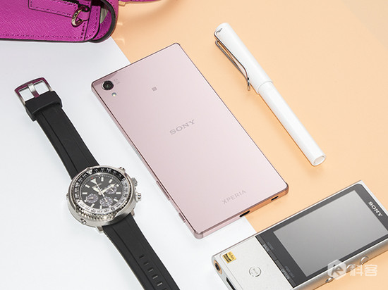 索尼Z5尊享版櫻花粉圖賞：看完請拿5499元來充值