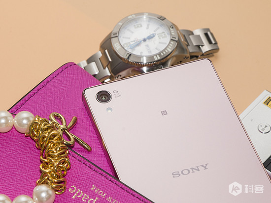 索尼Z5尊享版櫻花粉圖賞：看完請拿5499元來充值