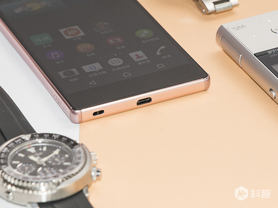 索尼Z5尊享版櫻花粉圖賞：看完請拿5499元來充值