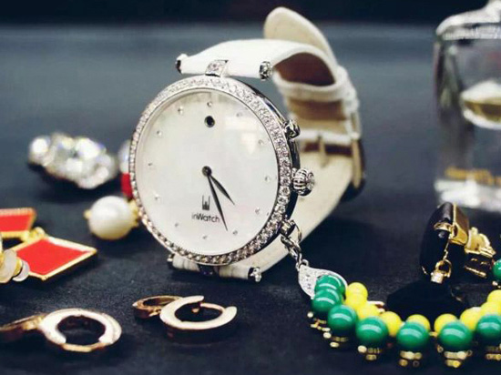 科技遇上復(fù)古 “輕智能”傳統(tǒng)手表盤點(diǎn)