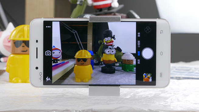 嗨科技：雖美但性能不足 雙曲面屏vivo Xplay5視頻評(píng)測(cè) 