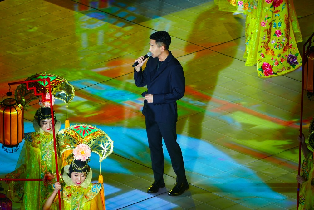 樂視生態(tài)共享之夜開啟414硬件免費(fèi)日，總銷售額狂破23億元