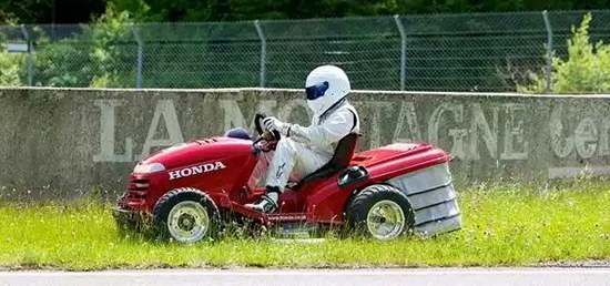 路漫漫其修遠兮！無人駕駛真是汽車未來嗎