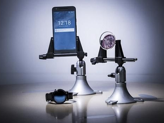 好神奇！隱形眼鏡通過Wi-Fi竟能與智能手機(jī)交流