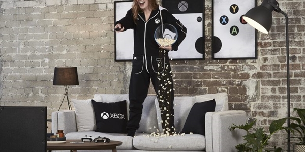 鵝妹子嚶 穿上這件衣服玩游戲會更加爽？