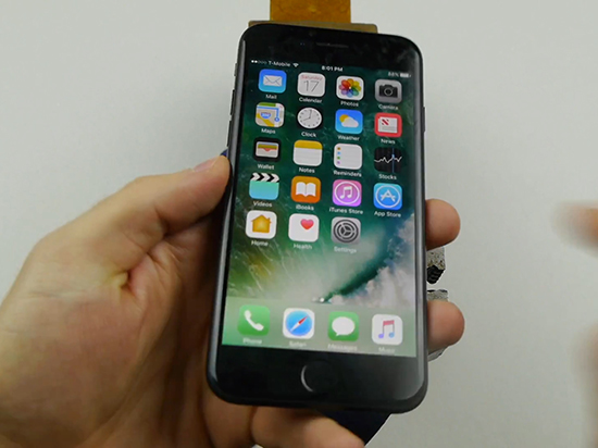 低調裝逼！在iPhone 7上挖3.5mm耳機插孔