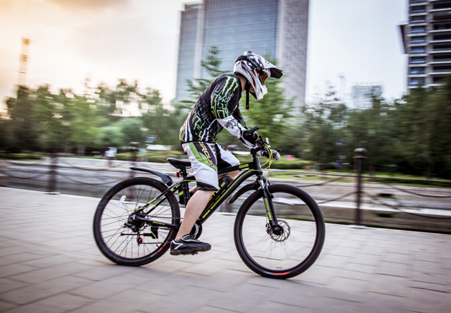 城市出行新體驗 輕客力推智慧電單車