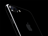 用久了會懷孕？網友iPhone 7 Plus電池把屏幕給撐爆了