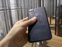 瘋了？從世界第一高樓扔下iPhone 7 Plus