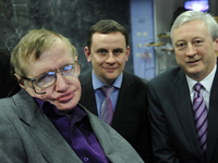 霍金：警惕Al！ Al真的會取代人類嗎？