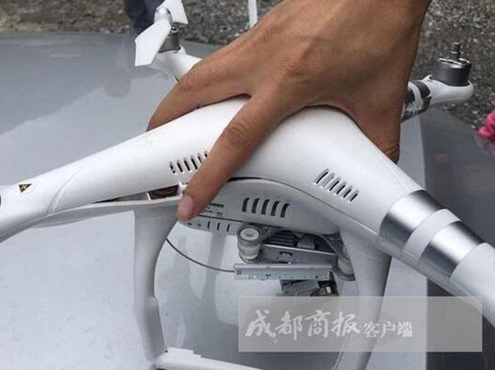 西嶺雪山上演無人機(jī)老鷹大戰(zhàn)