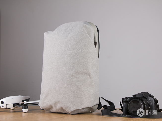 魅族雙肩包試用： 外觀與實(shí)用性的取舍