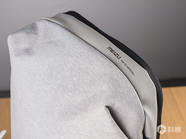 魅族雙肩包試用： 外觀與實(shí)用性的取舍