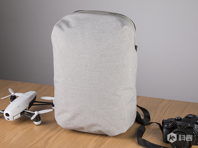 魅族雙肩包試用： 外觀與實(shí)用性的取舍