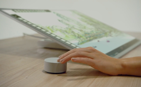 微軟和蘋果又懟上！Surface Dial和Touch Bar哪個(gè)好？