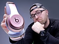 iPhone都砍掉耳機(jī)接口了 你還不換只藍(lán)牙耳機(jī)嗎？