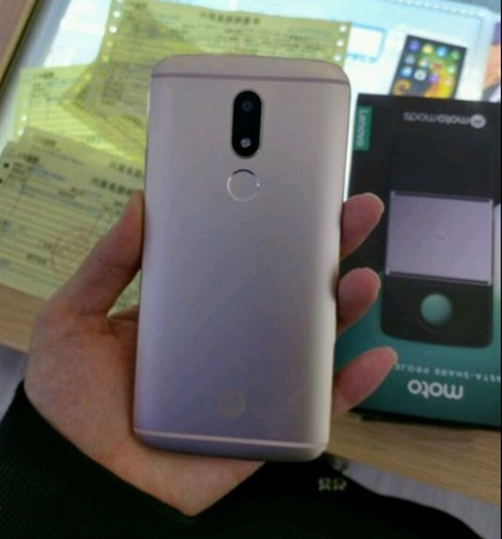 一覽無余 聯(lián)想Moto M真機照再曝光