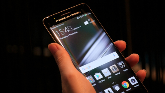 Talk客：徠卡保時捷加持 為什么華為能站穩(wěn)高端？