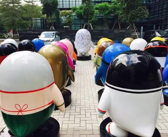 這很騰訊！深圳騰訊大廈驚現(xiàn)70只巨人企鵝