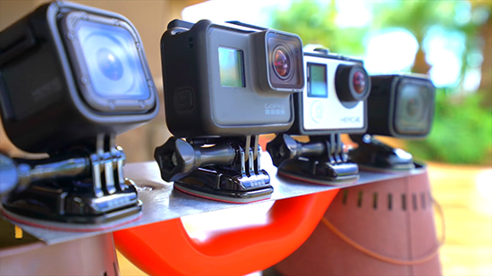 美女濕身測(cè)試！四款GoPro運(yùn)動(dòng)相機(jī)對(duì)比