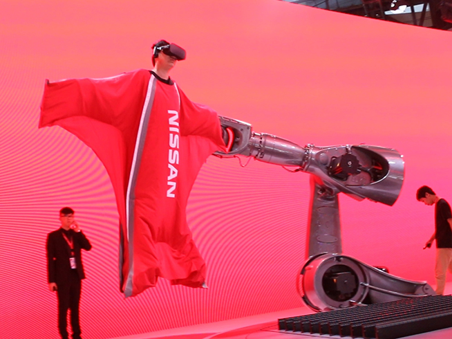 不輸車模！廣州車展搶先體驗各種新科技