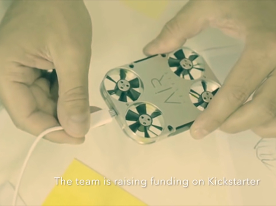 朋友圈自拍神器：能飛翔的手機(jī)殼AirSelfie