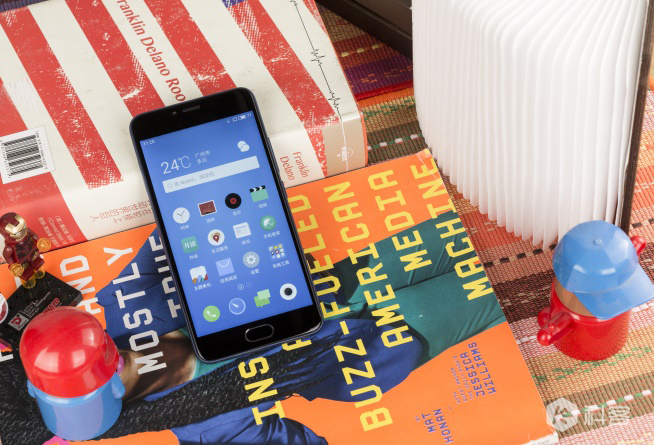 魅藍5寶石藍版圖賞：藍色與魅藍更配哦！