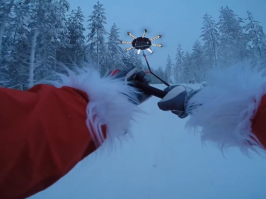 無人機除了航拍還能干啥？比如帶你飛天