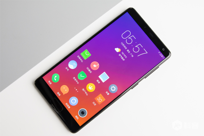 全面屏手機就該這樣設計 聯(lián)想ZUK Edge體驗評測