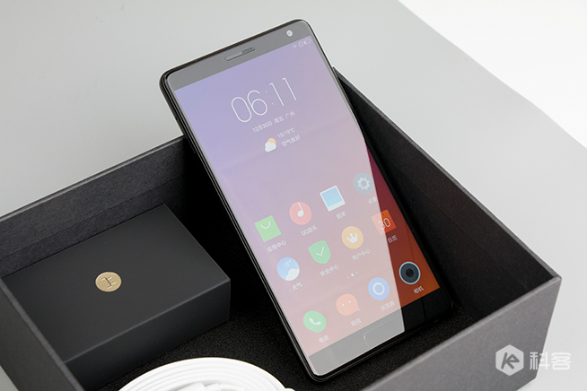 全面屏手機就該這樣設計 聯(lián)想ZUK Edge體驗評測