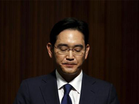 三星副會長李在镕涉嫌行賄，接受法院審訊