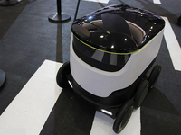 AI潛力無限大 劉強(qiáng)東：12年內(nèi)實現(xiàn)無人車送貨不是夢