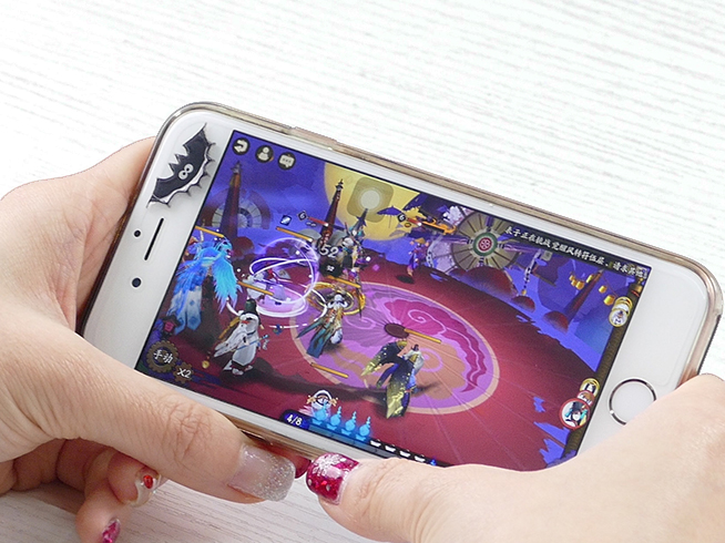 別太沉迷！妹子說過年玩這幾款手游就夠了