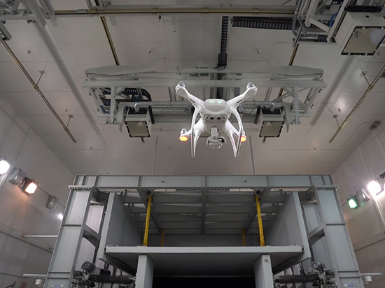 大疆精靈4抗風(fēng)測試：時(shí)速50公里強(qiáng)風(fēng)穩(wěn)如狗