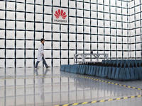 華為挑戰(zhàn)蘋(píng)果Siri 開(kāi)發(fā)自主語(yǔ)音助手服務(wù)