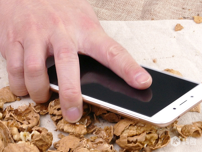 砸核桃是Nokia專利？魅族360不服來戰(zhàn)