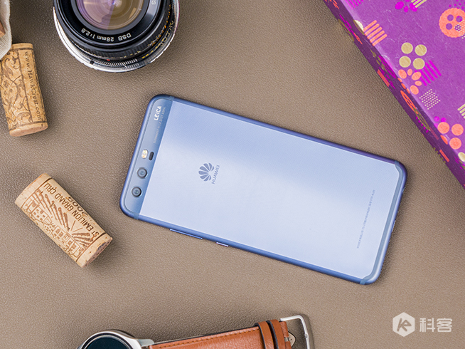 華為P10鉆雕藍色圖賞：不一樣的清新感覺