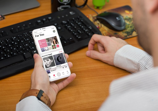 全面屏實在驚艷 這樣的iPhone 8絕對讓你欲罷不能