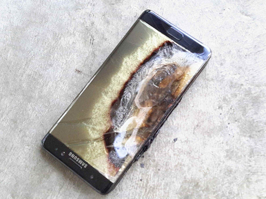 這是要搞事情？S8發(fā)布會(huì)前夕三星新加坡店起火