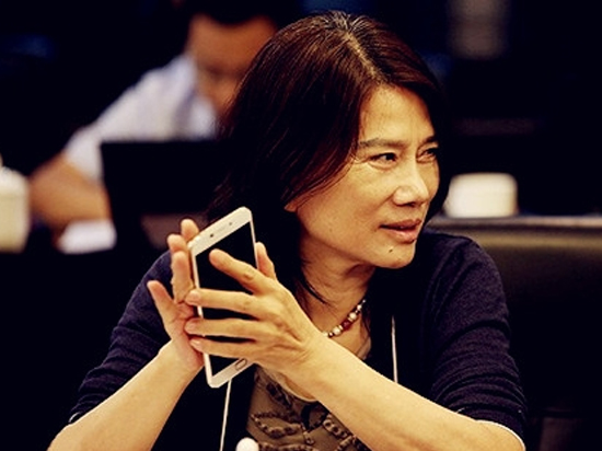 董明珠犀利點(diǎn)評華為Mate 9：還是格力手機(jī)贊
