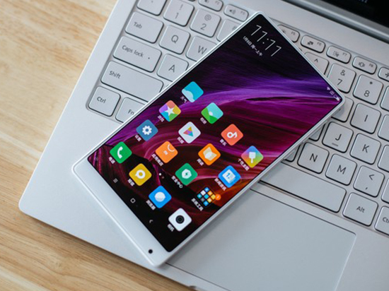 別不服，這些手機把屏幕玩得溜到飛起